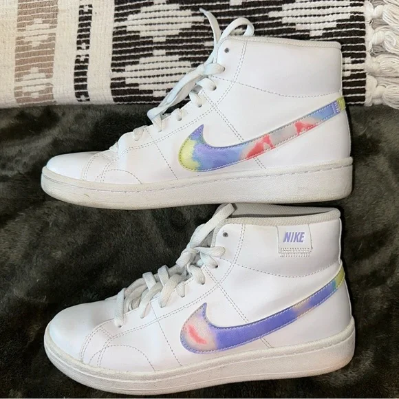 Shoes - Picture 2 of 4